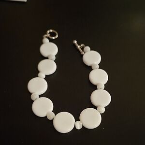 Elegant White Beaded Bracelet